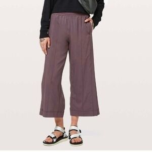 Lululemon Wanderer Culotte Cherry Cola Wide Leg Cropped Pants Size 8 Active